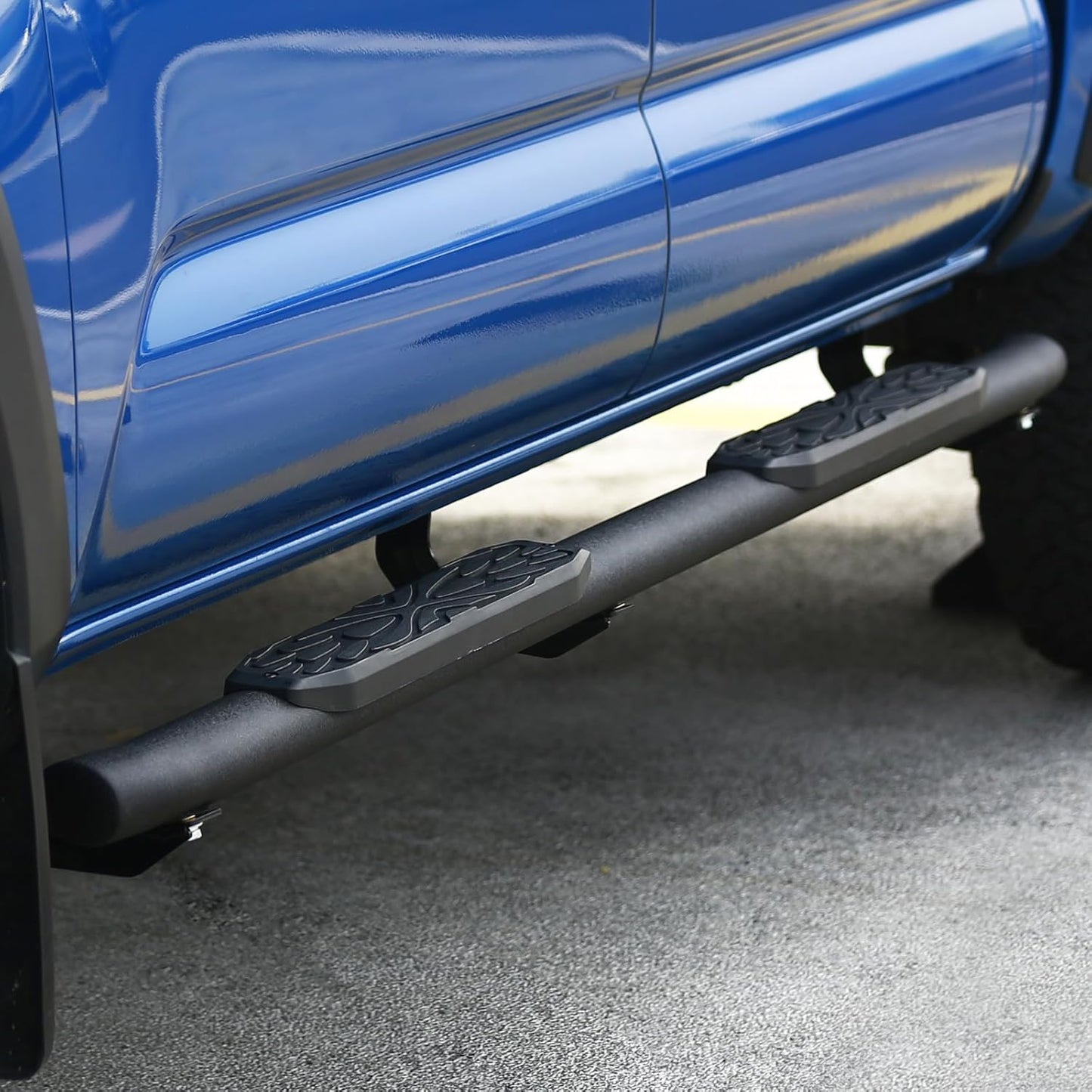 3.5 inch plastic pedal pad with a non-slip texture, makes older and children more safe getting on and off the truck safely without slipping and falling.