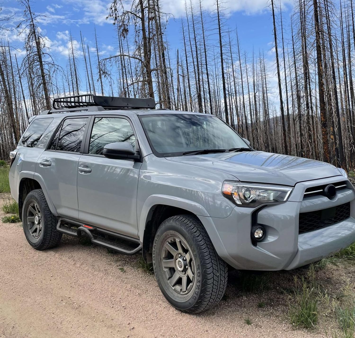 Our design is generally closer to the truck body, which will make the overall effect more beautiful, and can make the truck have better passability.