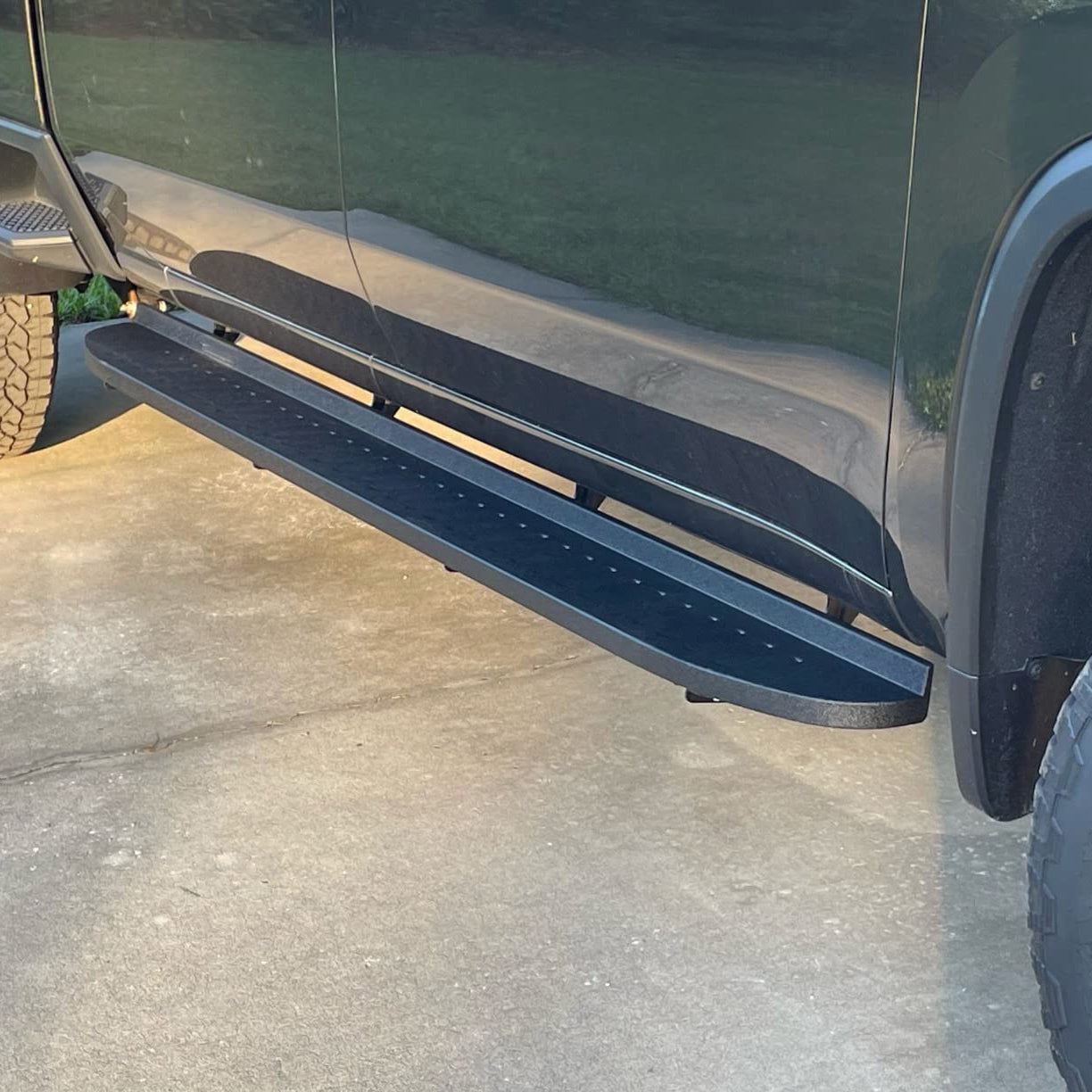 Running Boards Compatible with 2009-2018 Dodge Ram 1500 & 2010-2024 Ram 2500 3500 & 2019-2023 Dodge Ram 1500 Classic Crew Cab, Side Steps D7 Style. - COMNOVA AUTOPART